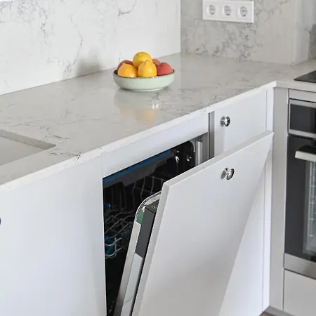 Apartamento New Modern Apt W-airconditioning, Balcony, Garage Parking, By Cohost *
