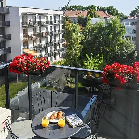 Apartment New Modern Apt W-airconditioning, Balcony, Garage Parking, By Cohost *